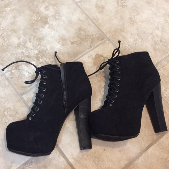 Black platform heels - Picture 2 of 3